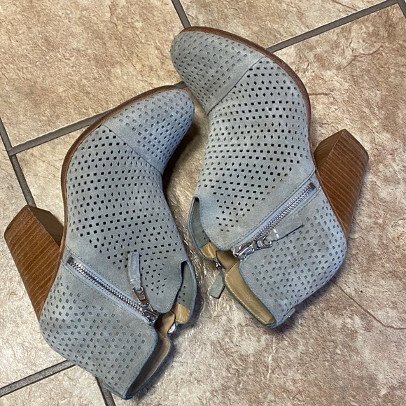 rag & bone New York Light Gray Perforated Size 7.5 Heeled Ankle Boots - Picture 7 of 10